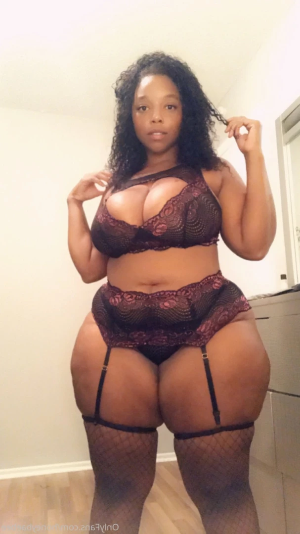 honeybaebee Onlyfans leaked photo 12793370 on Hotleaks.tv