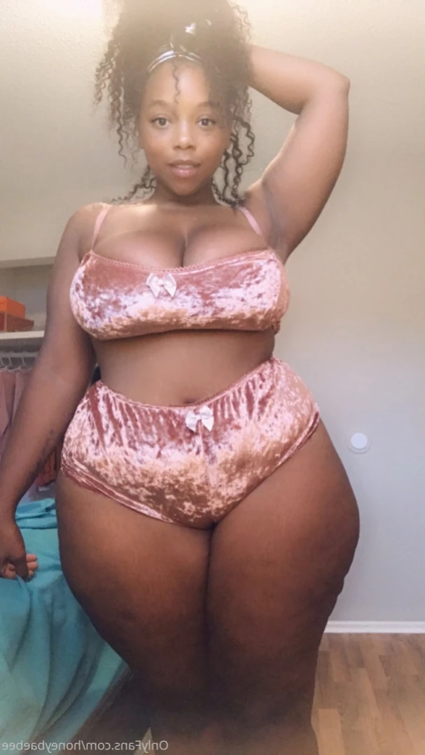 honeybaebee Onlyfans leaked photo 12908905 on Hotleaks.tv