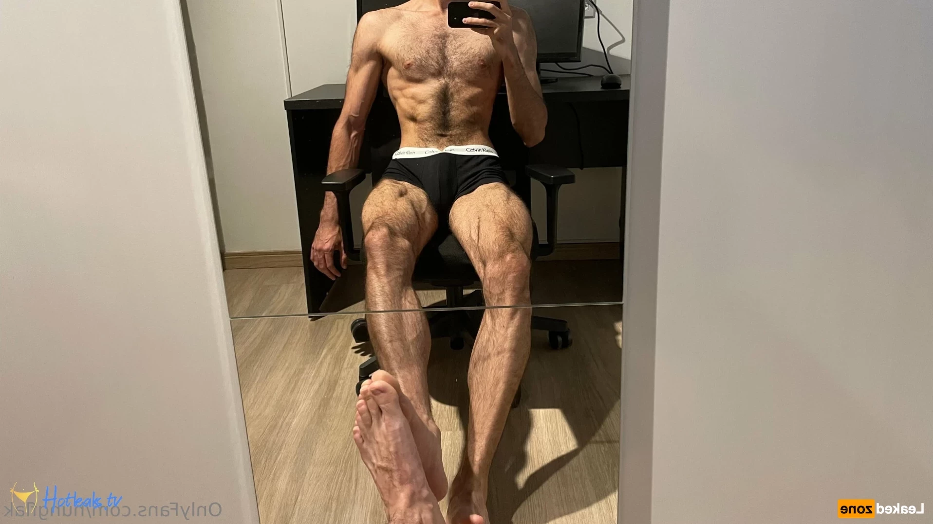 hungflak Onlyfans leaked photo 14029565 on Hotleaks.tv