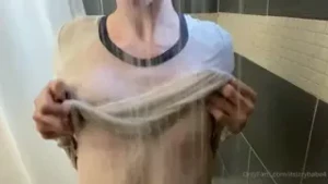 Izzy [ itsizzybabe4 ] Onlyfans leaked video 18148569 on Hotleaks.tv