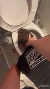 10821039