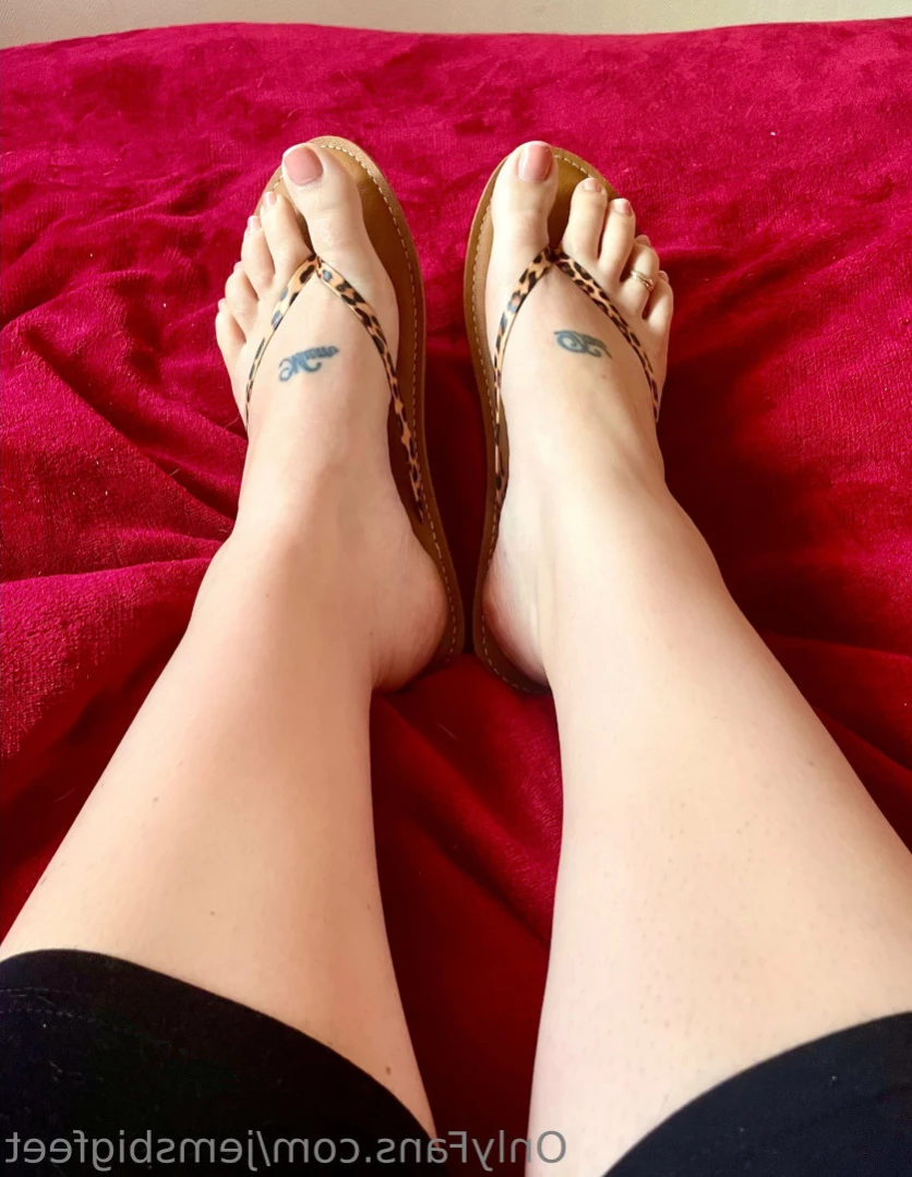Jem’s feet [ jemsbigfeet ] Onlyfans leaked photo 14610667 on Hotleaks.tv