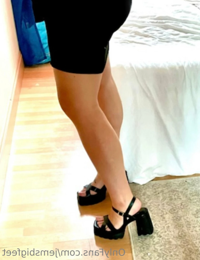 Jem’s feet [ jemsbigfeet ] Onlyfans leaked photo 15492686 on Hotleaks.tv