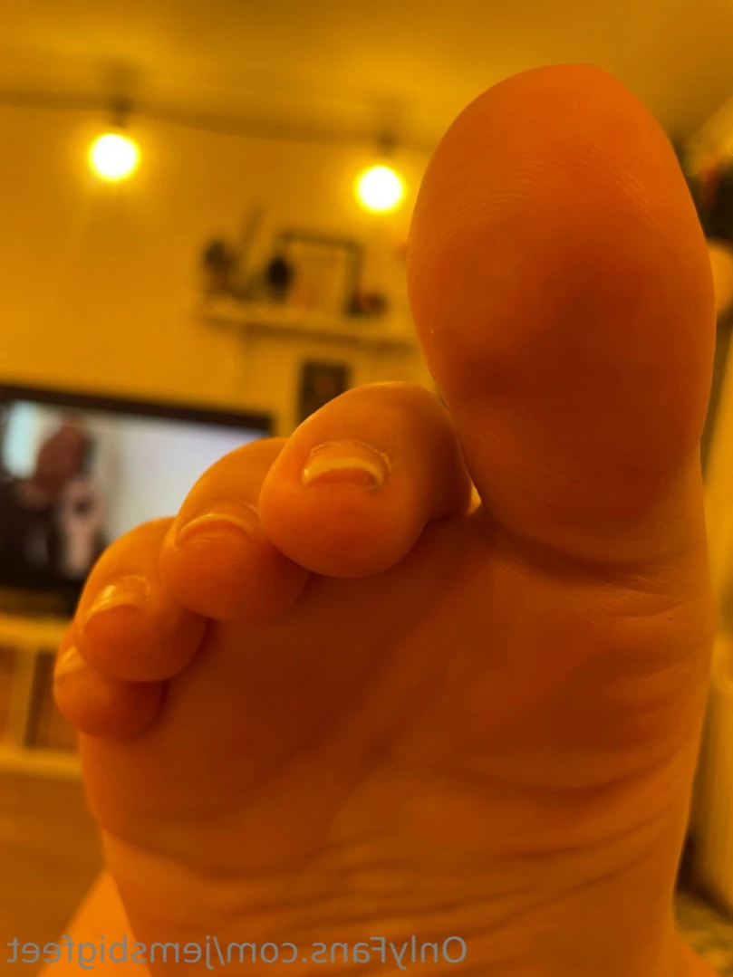Jem’s feet [ jemsbigfeet ] Onlyfans leaked photo 15785342 on Hotleaks.tv