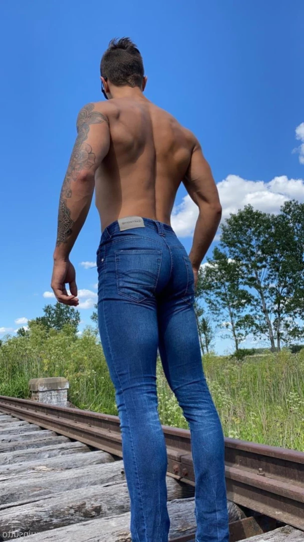 Joaquin [ joaquinsutto ] Onlyfans leaked photo 14694889 on Hotleaks.tv