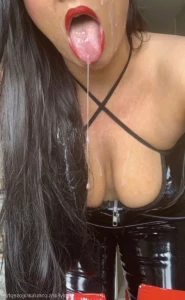 16301903