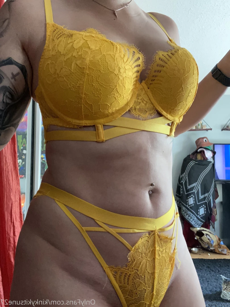 Bre [ kinkykitsune27 ] Onlyfans leaked photo 15740464 on Hotleaks.tv