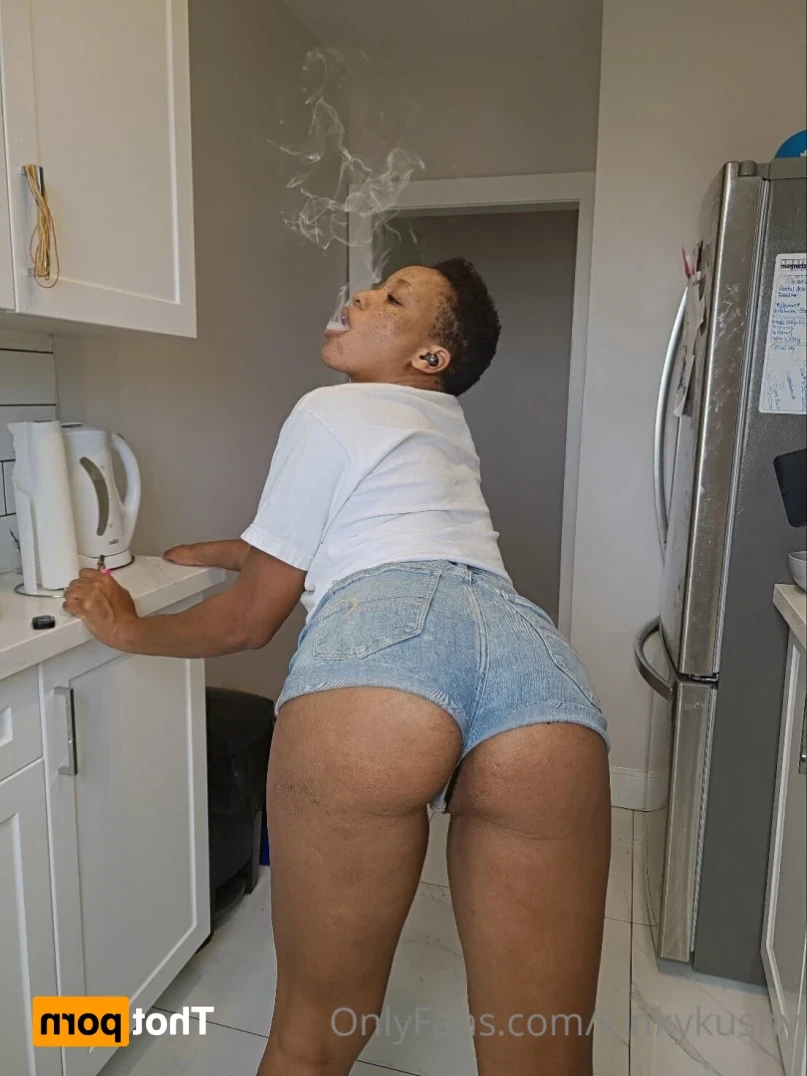 kinkykushy Onlyfans leaked photo 11718427 on Hotleaks.tv