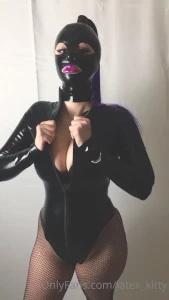 10818128