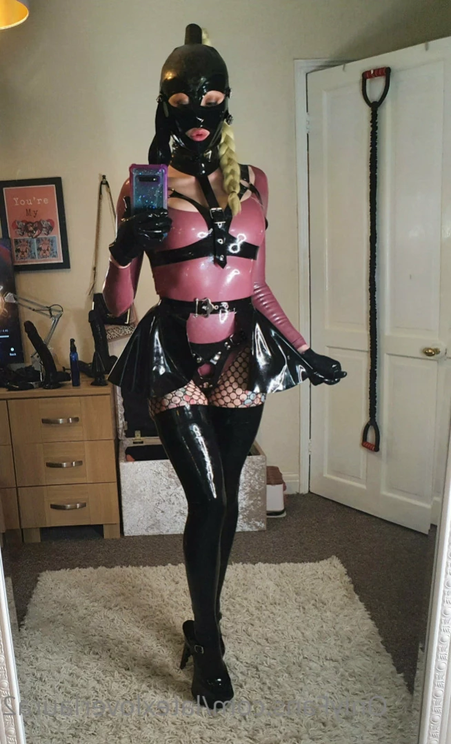 latexloverlaura2 Onlyfans leaked photo 15025063 on Hotleaks.tv