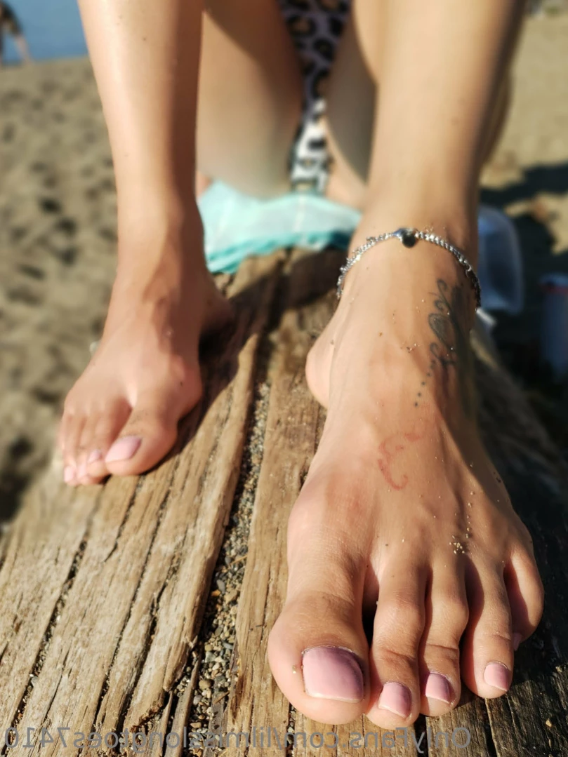 lilmisslongtoes7410 Onlyfans leaked photo 12738713 on Hotleaks.tv