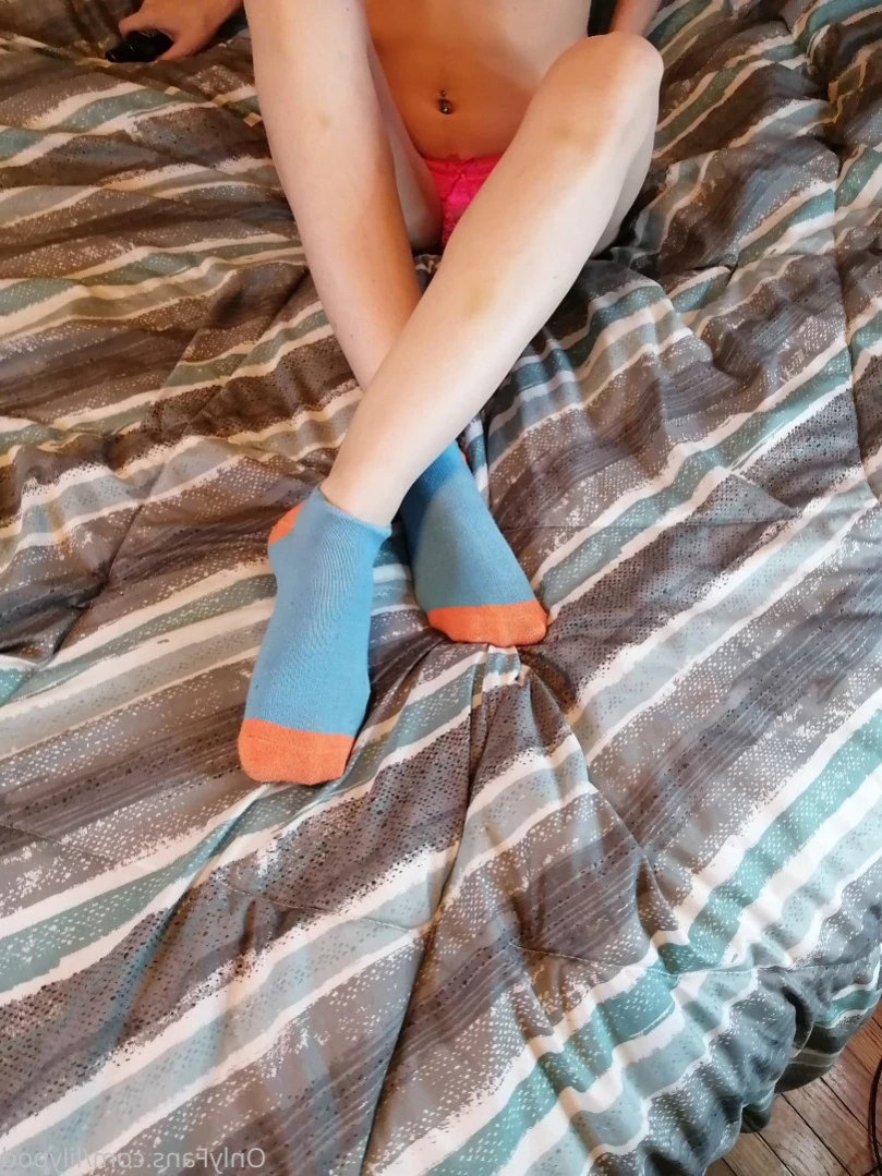 Lilypod 💙's FEET! 👣 [ lilypod ] Onlyfans leaked photo 12699912 on Hotleaks.tv