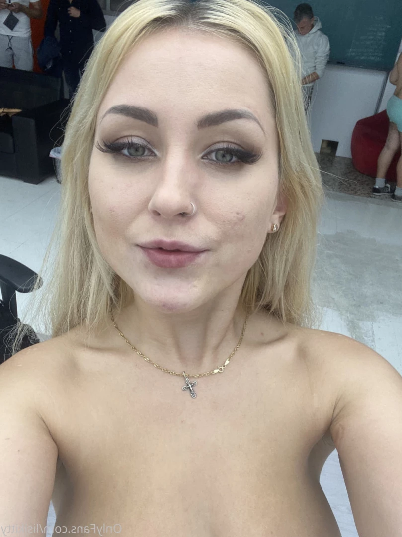 ✨✨𝘽𝙇𝙊𝙉𝘿𝙀 𝙃𝘼𝙄𝙍𝙔 𝙋𝙐𝙎𝙎𝙔✨VIDEOCALL SEXT CUST [ lisikitty ] Onlyfans leaked photo 13213290 on Hotleaks.tv
