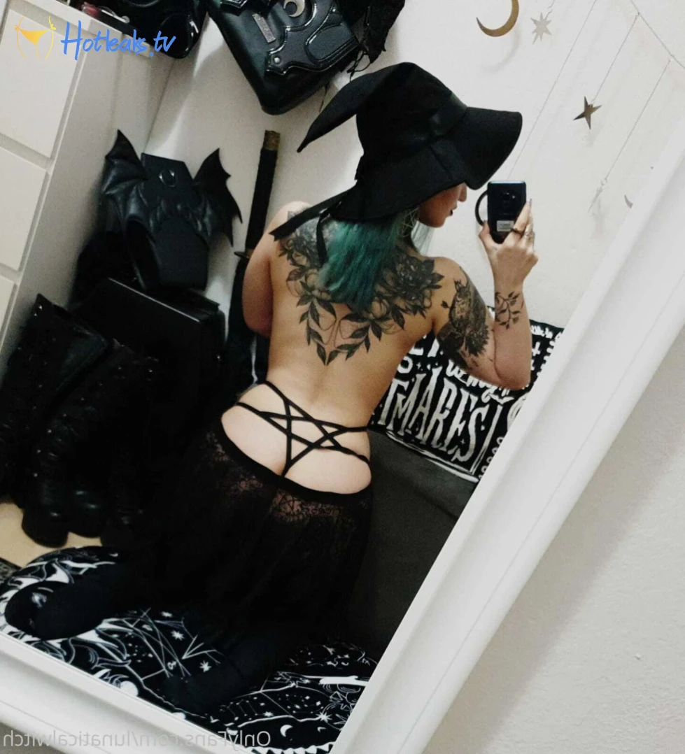 lunaticalwitch Onlyfans leaked photo 11358392 on Hotleaks.tv