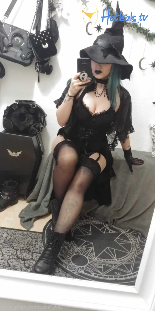 lunaticalwitch Onlyfans leaked photo 12594357 on Hotleaks.tv