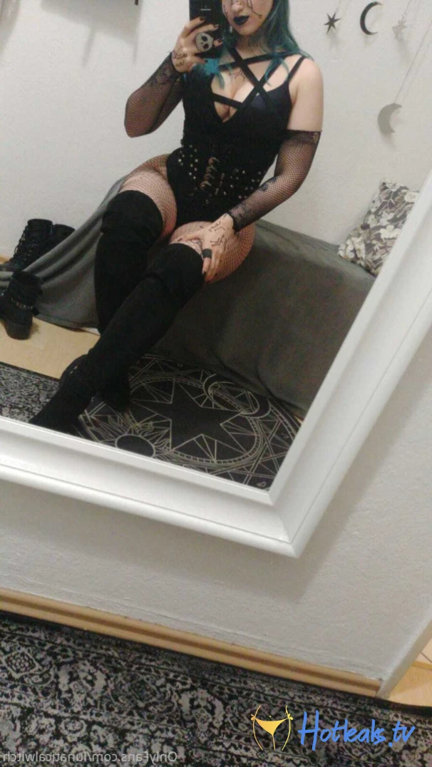 lunaticalwitch Onlyfans leaked photo 13063534 on Hotleaks.tv