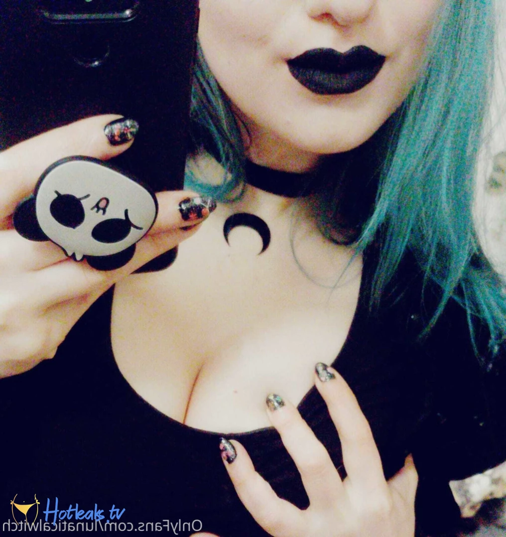 lunaticalwitch Onlyfans leaked photo 13212174 on Hotleaks.tv