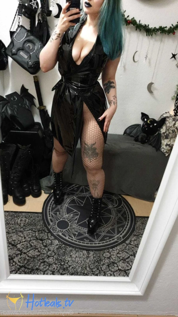 lunaticalwitch Onlyfans leaked photo 13668375 on Hotleaks.tv