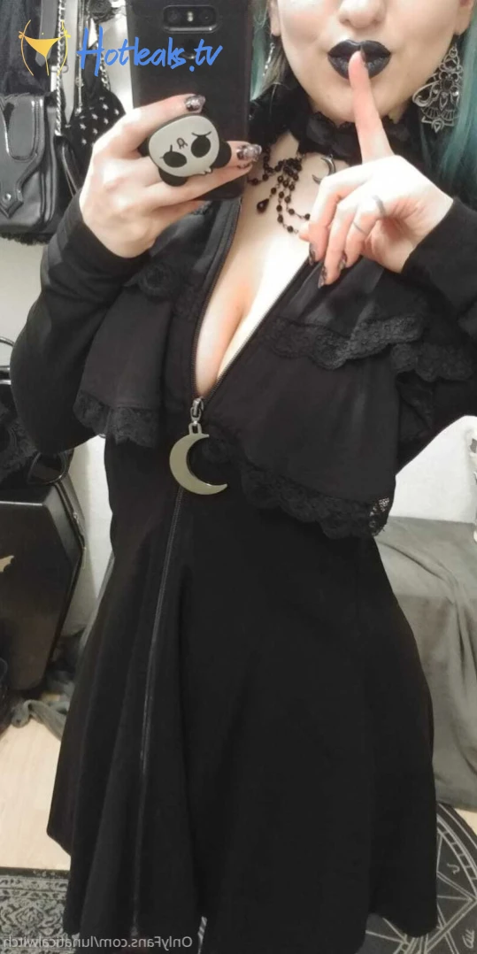 lunaticalwitch Onlyfans leaked photo 14423724 on Hotleaks.tv