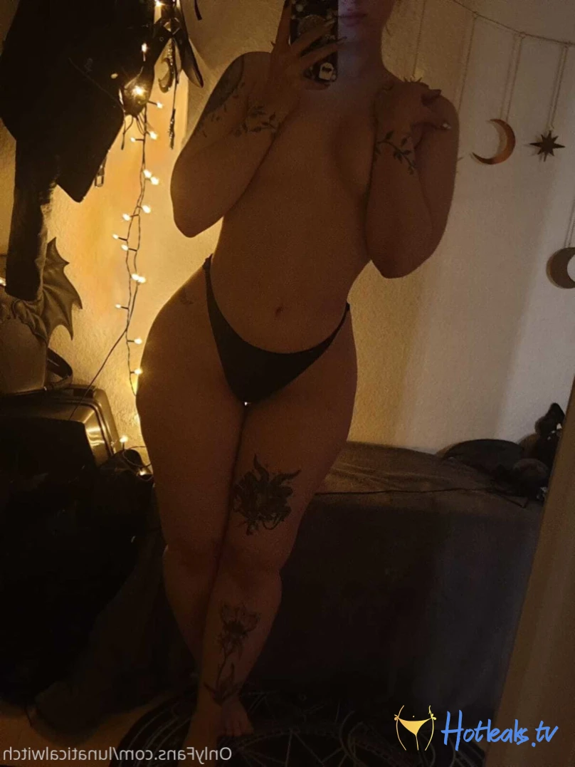 lunaticalwitch Onlyfans leaked photo 14897846 on Hotleaks.tv