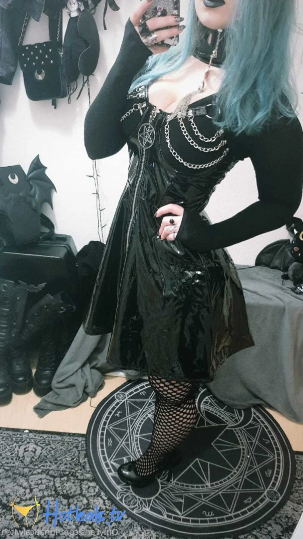 lunaticalwitch Onlyfans leaked photo 15348403 on Hotleaks.tv