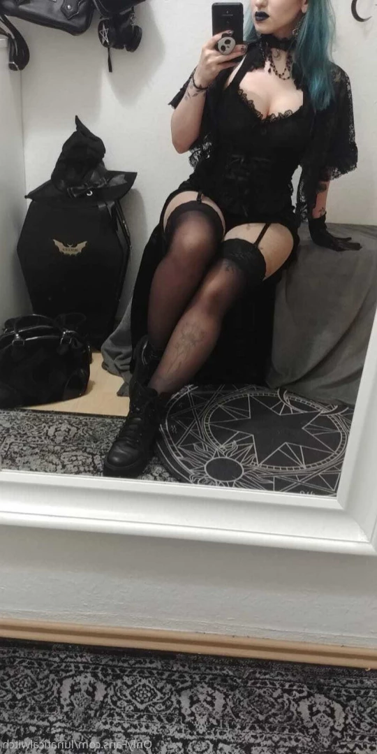 lunaticalwitch Onlyfans leaked photo 15495536 on Hotleaks.tv