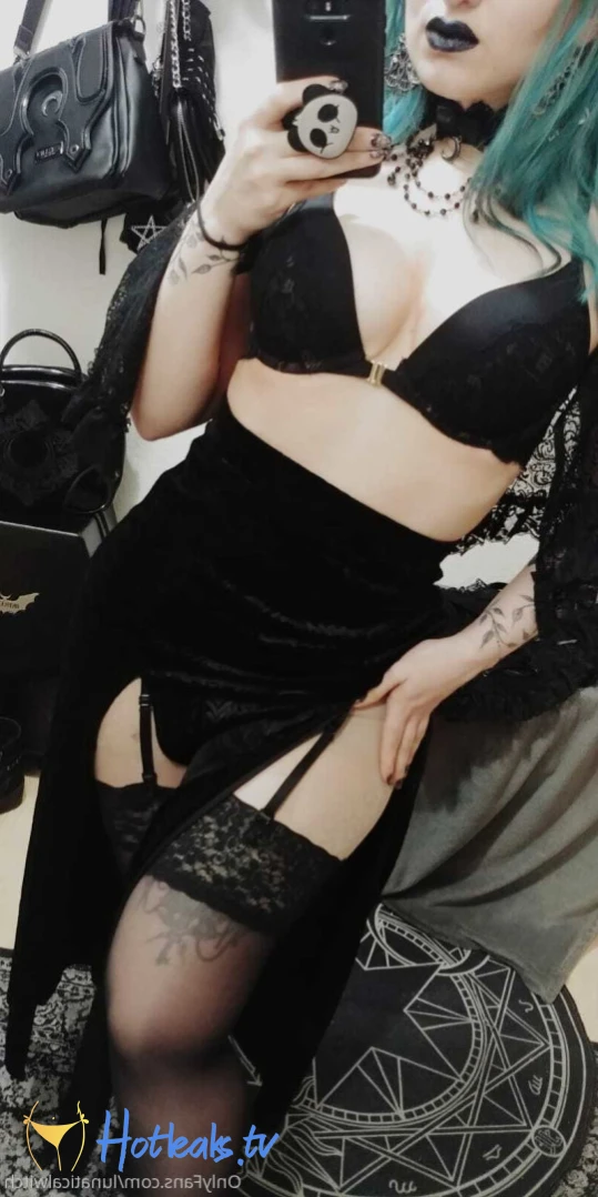 lunaticalwitch Onlyfans leaked photo 15699050 on Hotleaks.tv