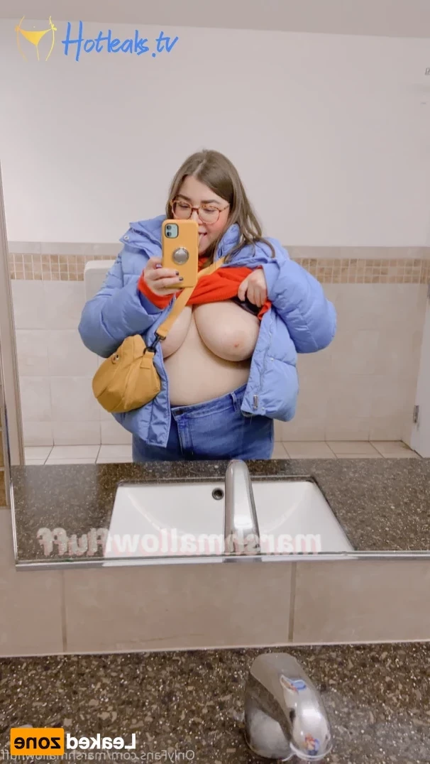 𝗺𝗮𝗿𝘀𝗵𝗺𝗮𝗹𝗹𝗼𝘄𝗳𝗹𝘂𝗳𝗳 [ marshmallowfluff ] Onlyfans leaked photo 13899375 on Hotleaks.tv
