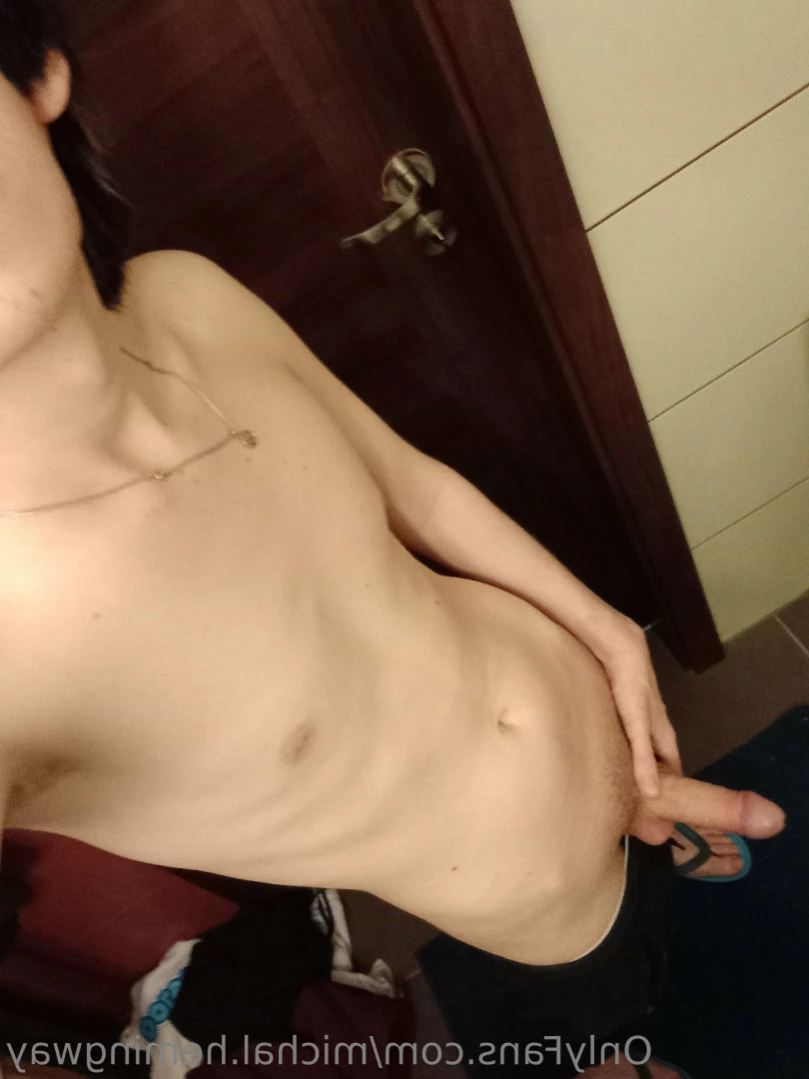 MHemingway [ michal.hemingway ] Onlyfans leaked photo 11819103 on Hotleaks.tv