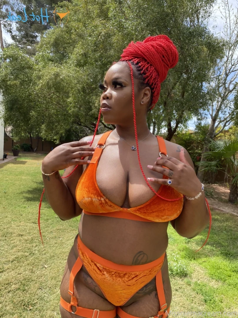 𝓐𝓷𝓪𝓵 𝓠𝓾𝓮𝓮𝓷 [ missniemacream ] Onlyfans leaked photo 12570987 on Hotleaks.tv