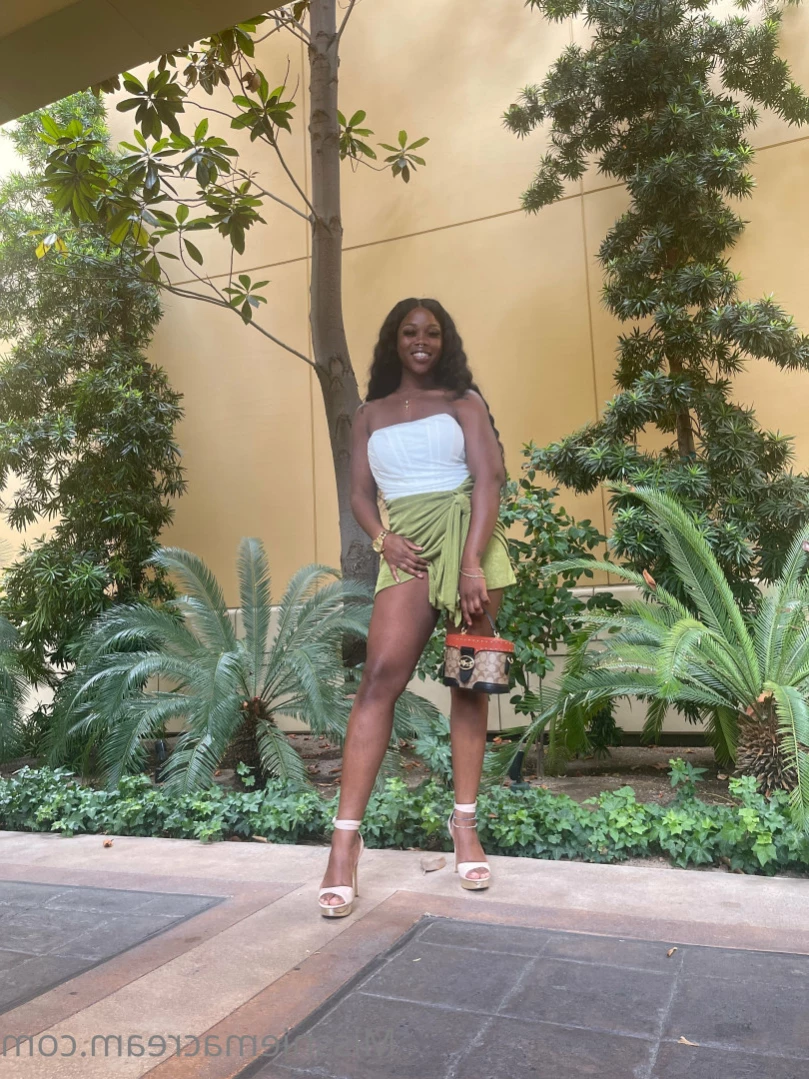 𝓐𝓷𝓪𝓵 𝓠𝓾𝓮𝓮𝓷 [ missniemacream ] Onlyfans leaked photo 12574150 on Hotleaks.tv