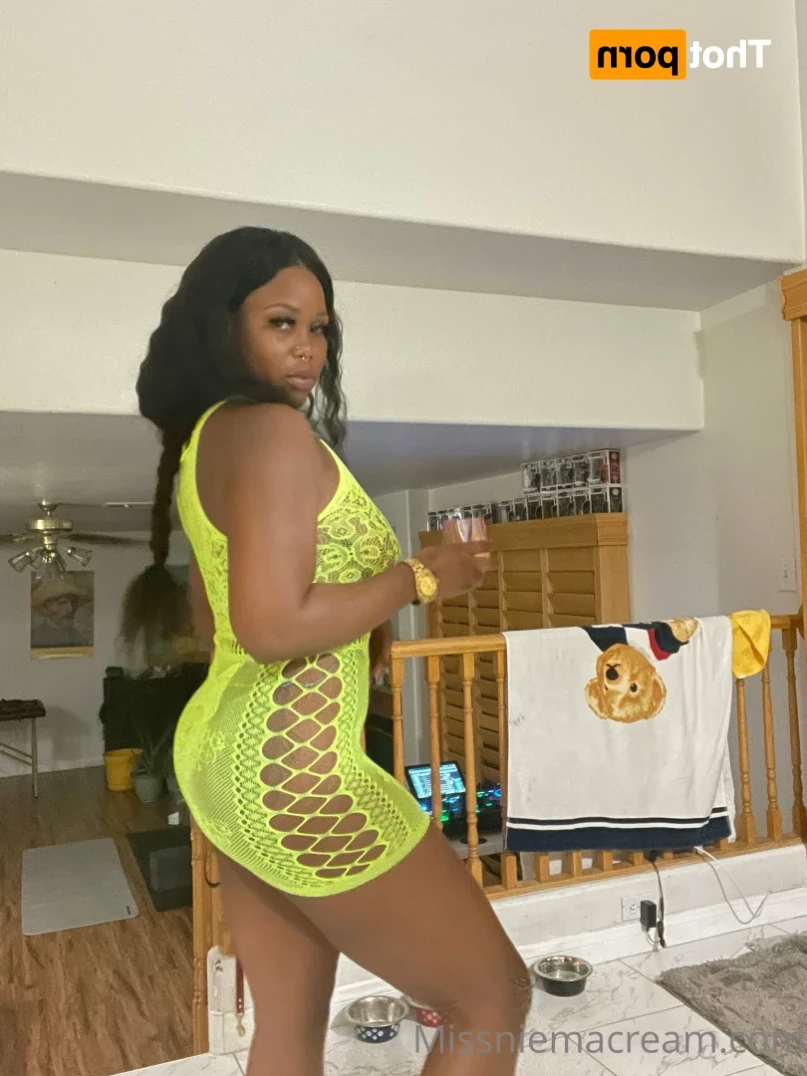 𝓐𝓷𝓪𝓵 𝓠𝓾𝓮𝓮𝓷 [ missniemacream ] Onlyfans leaked photo 12996183 on Hotleaks.tv