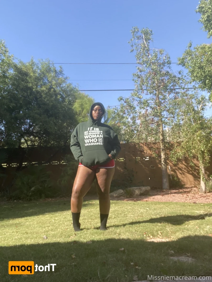 𝓐𝓷𝓪𝓵 𝓠𝓾𝓮𝓮𝓷 [ missniemacream ] Onlyfans leaked photo 14525972 on Hotleaks.tv