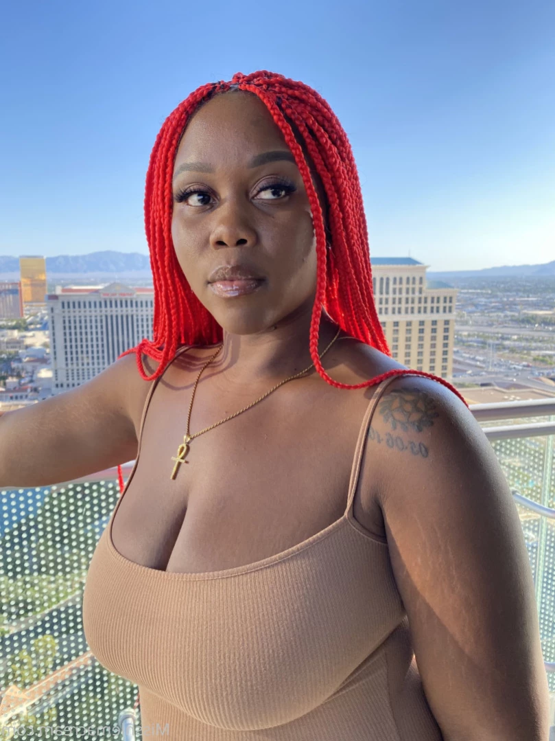 𝓐𝓷𝓪𝓵 𝓠𝓾𝓮𝓮𝓷 [ missniemacream ] Onlyfans leaked photo 14847895 on Hotleaks.tv