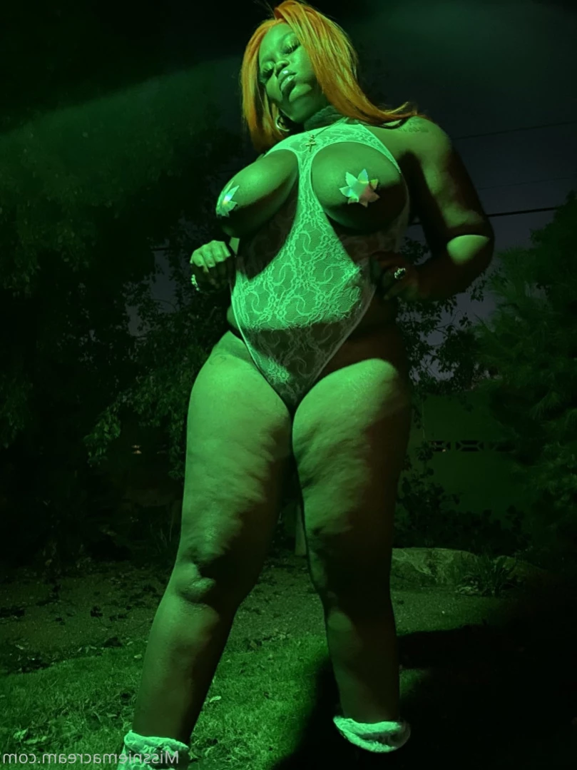 𝓐𝓷𝓪𝓵 𝓠𝓾𝓮𝓮𝓷 [ missniemacream ] Onlyfans leaked photo 15305693 on Hotleaks.tv