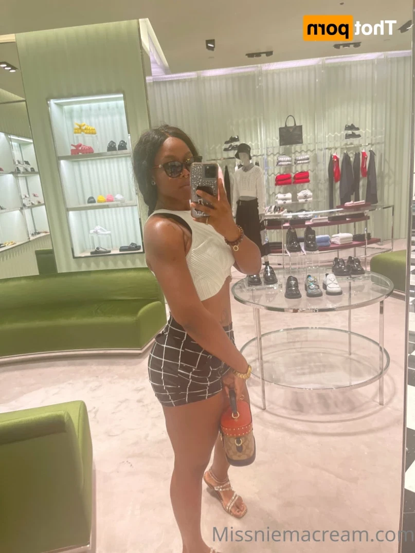 𝓐𝓷𝓪𝓵 𝓠𝓾𝓮𝓮𝓷 [ missniemacream ] Onlyfans leaked photo 15380763 on Hotleaks.tv