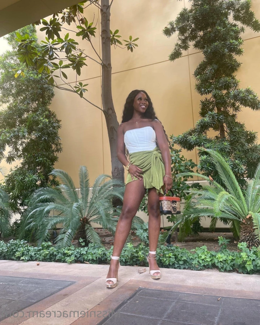 𝓐𝓷𝓪𝓵 𝓠𝓾𝓮𝓮𝓷 [ missniemacream ] Onlyfans leaked photo 15512285 on Hotleaks.tv