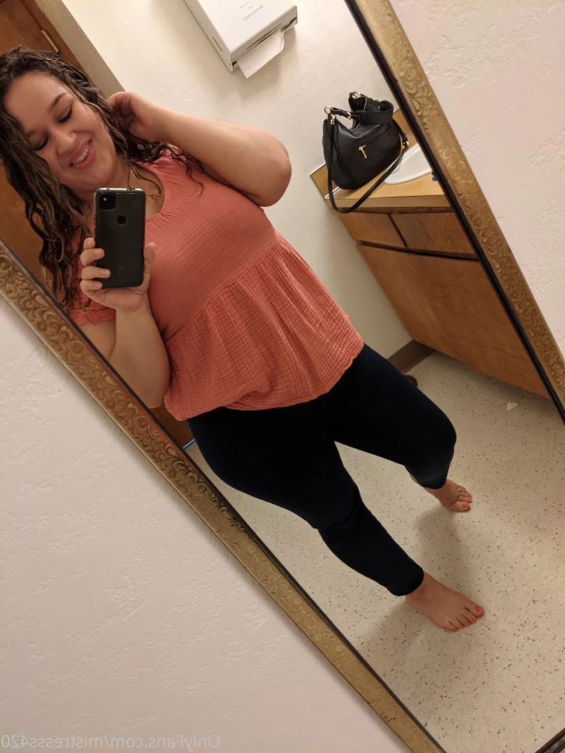 420mistress 💕 [ mistresss420 ] Onlyfans leaked photo 10906260 on Hotleaks.tv
