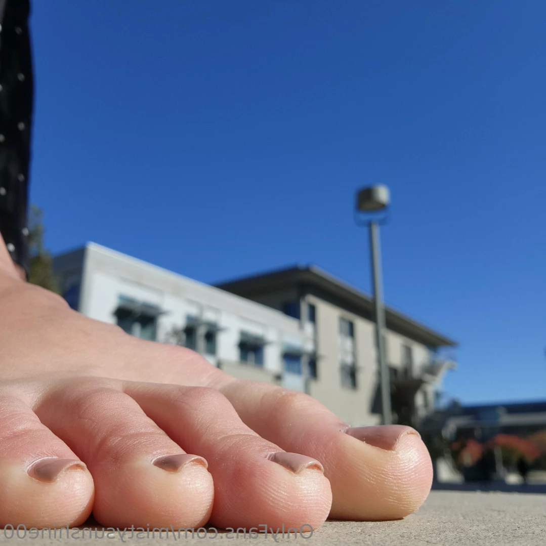 Giantess Misty [ mistysunshine00 ] Onlyfans leaked photo 11739102 on Hotleaks.tv