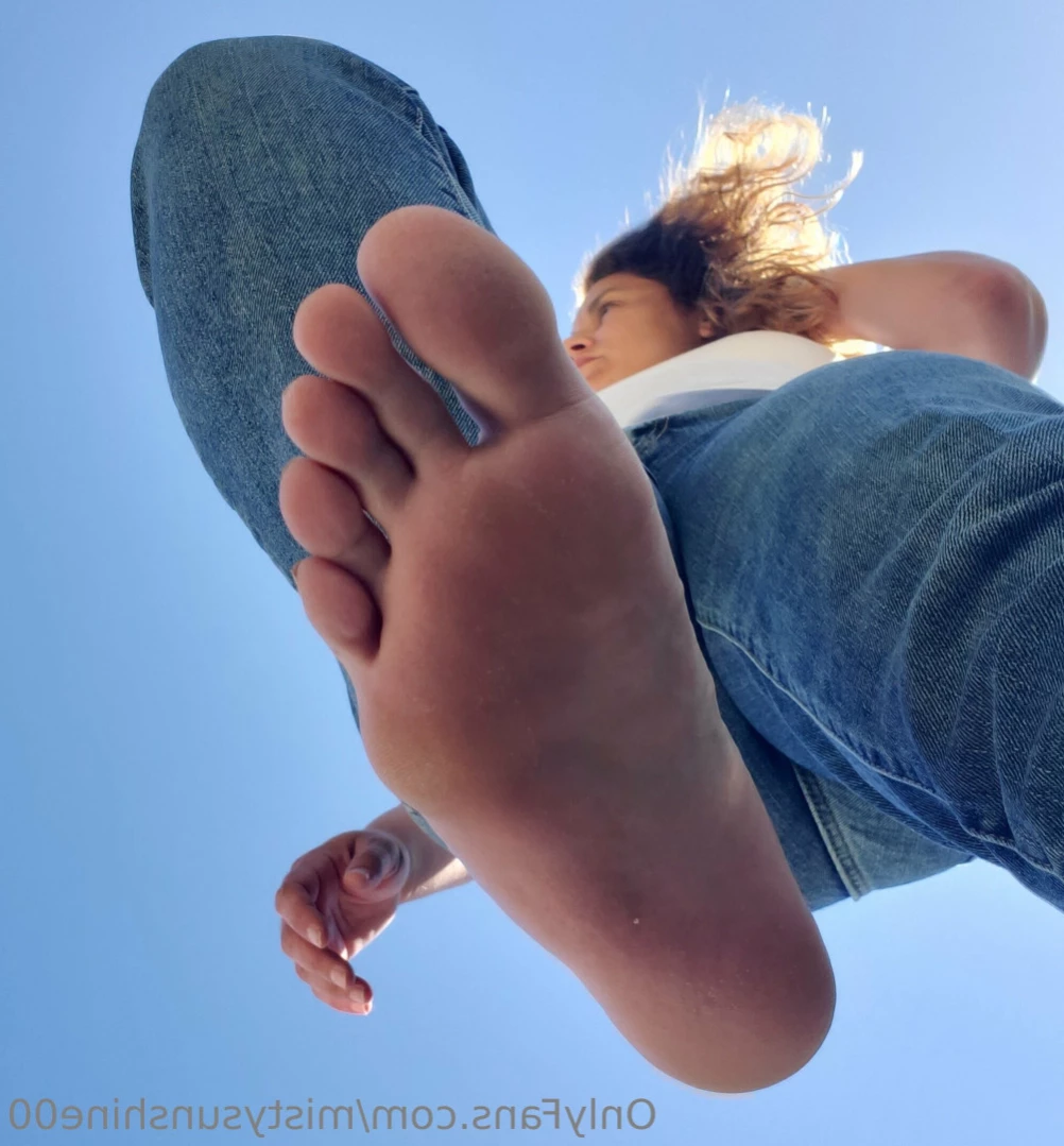 Giantess Misty [ mistysunshine00 ] Onlyfans leaked photo 15833758 on Hotleaks.tv
