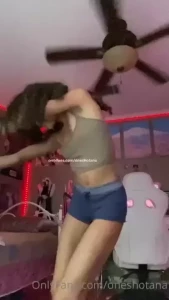 𝕬𝖓𝖆 [ oneshotana ] Onlyfans leaked video 18122654 on Hotleaks.tv