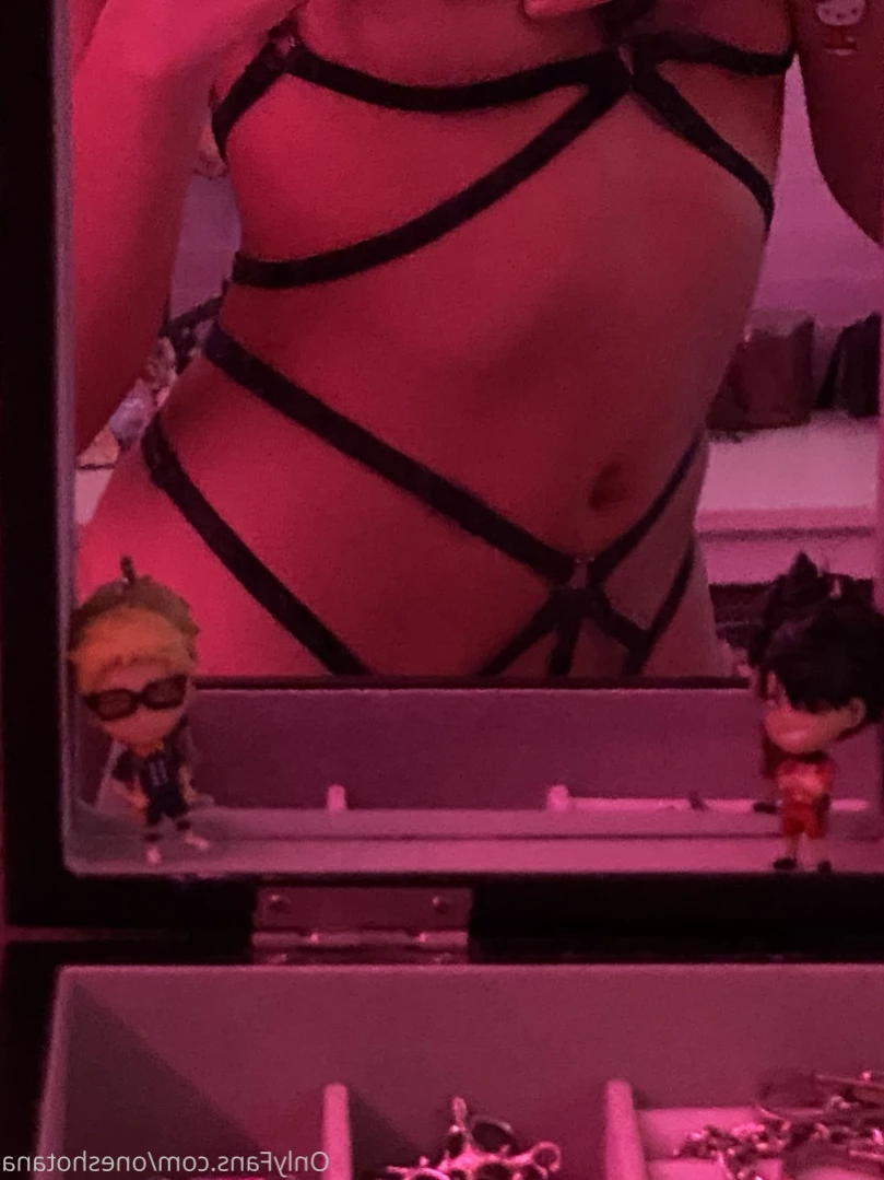 𝕬𝖓𝖆 [ oneshotana ] Onlyfans leaked photo 12070974 on Hotleaks.tv
