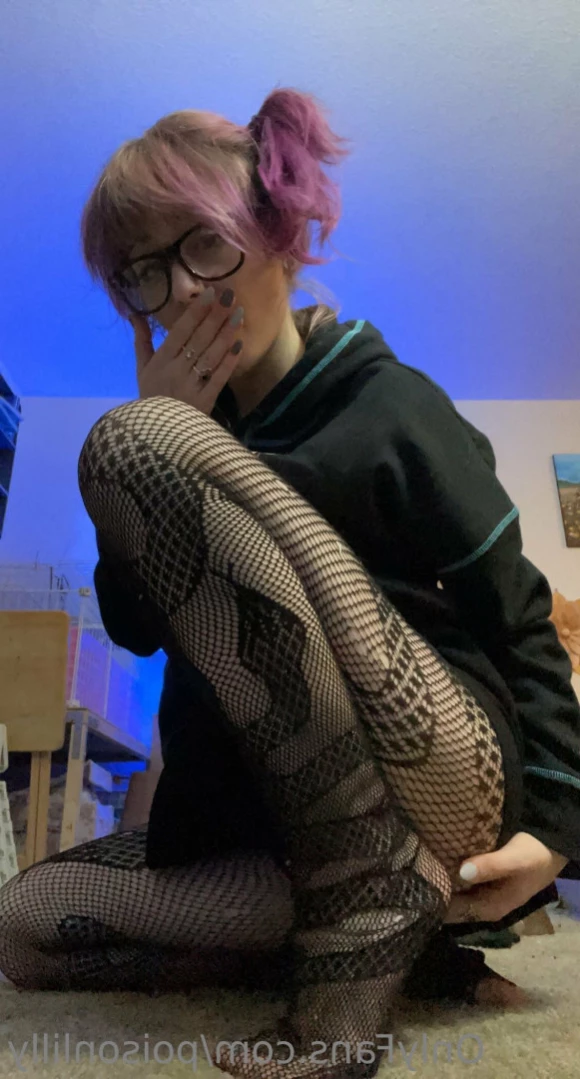 Lilly Pod [ poisonlilly ] Onlyfans leaked photo 12321348 on Hotleaks.tv