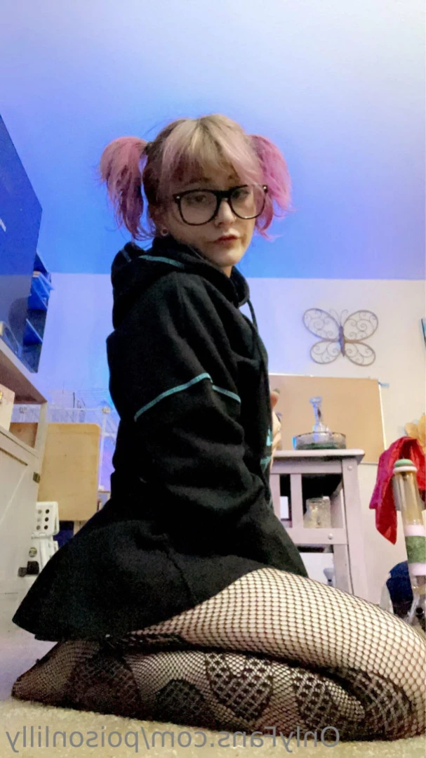 Lilly Pod [ poisonlilly ] Onlyfans leaked photo 12363922 on Hotleaks.tv