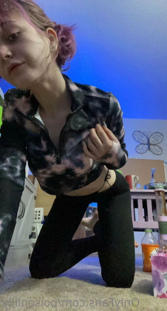 Lilly Pod [ poisonlilly ] Onlyfans leaked photo 12364382 on Hotleaks.tv