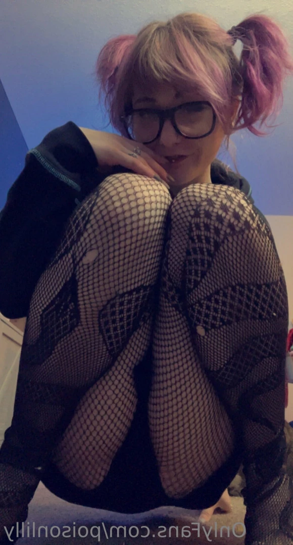 Lilly Pod [ poisonlilly ] Onlyfans leaked photo 13002499 on Hotleaks.tv