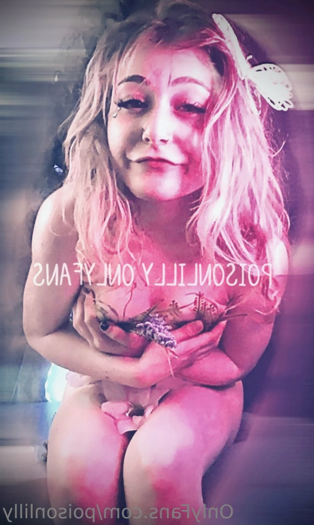 Lilly Pod [ poisonlilly ] Onlyfans leaked photo 14637177 on Hotleaks.tv