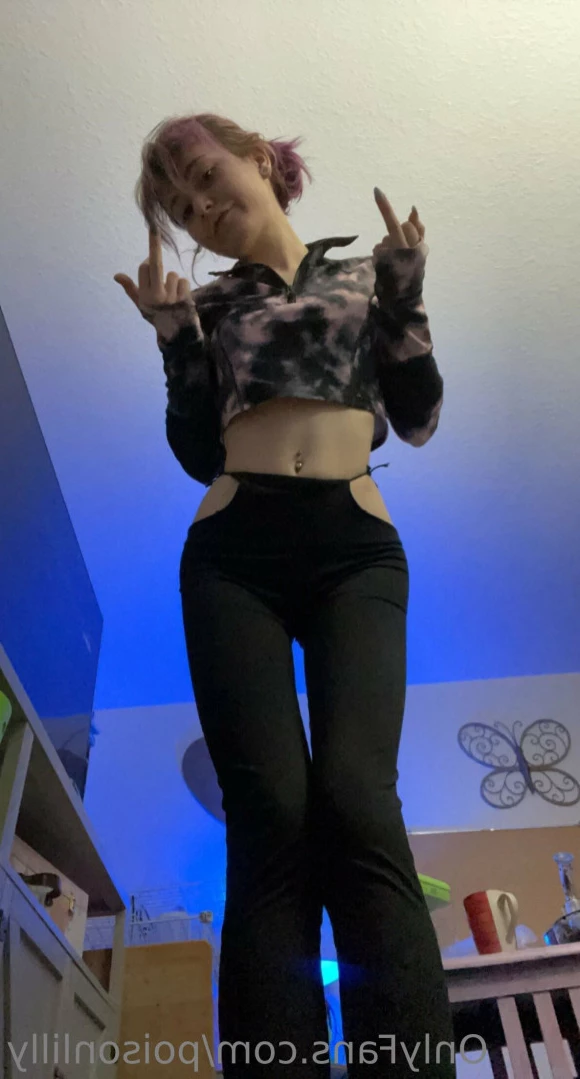 Lilly Pod [ poisonlilly ] Onlyfans leaked photo 14943855 on Hotleaks.tv