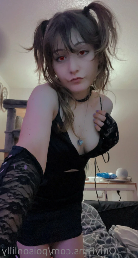 Lilly Pod [ poisonlilly ] Onlyfans leaked photo 15470215 on Hotleaks.tv