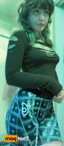 16051898